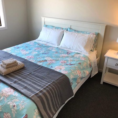 Central Stadium Apartments Hamilton Bagian luar foto
