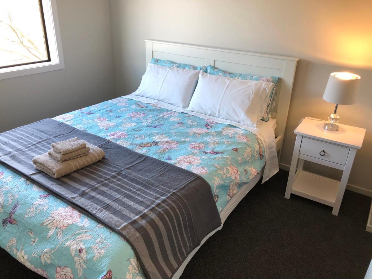 Central Stadium Apartments Hamilton Bagian luar foto