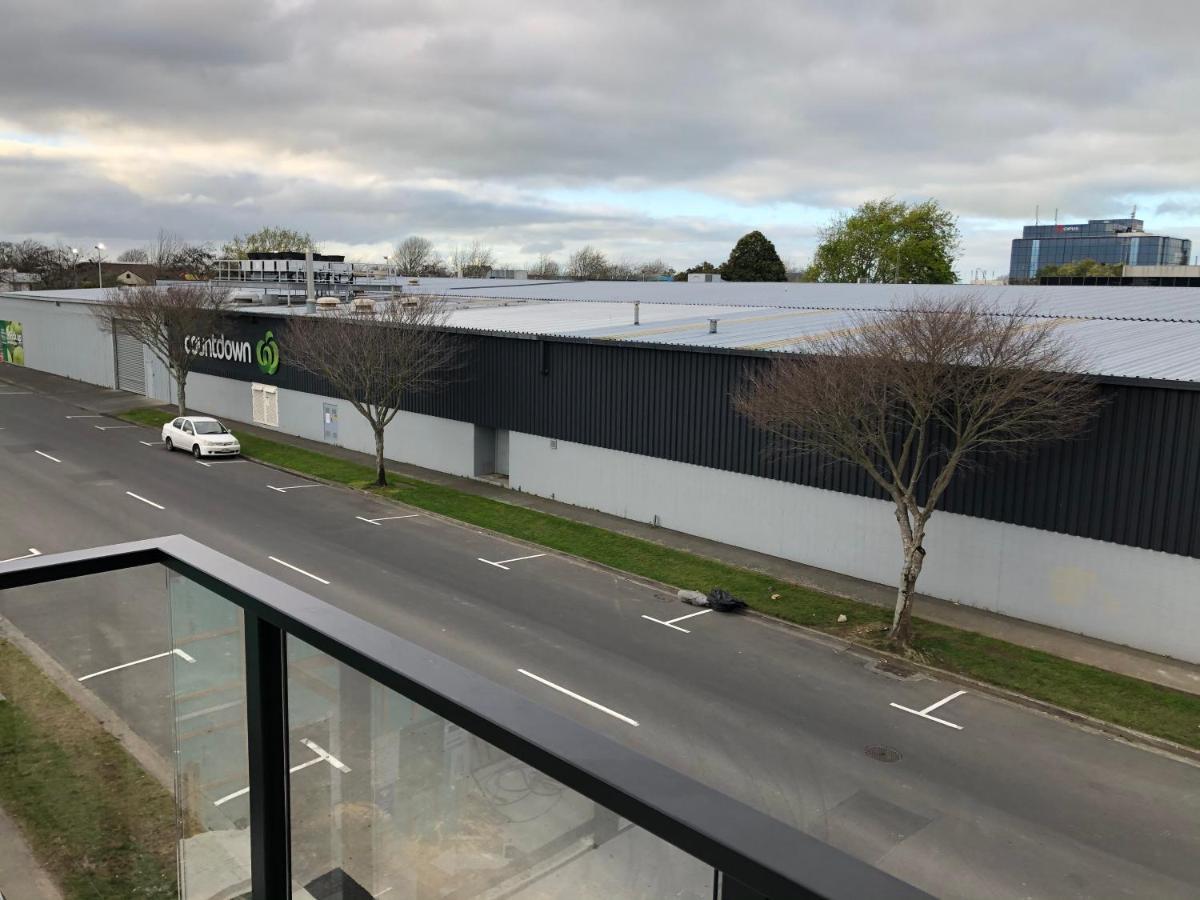 Central Stadium Apartments Hamilton Bagian luar foto