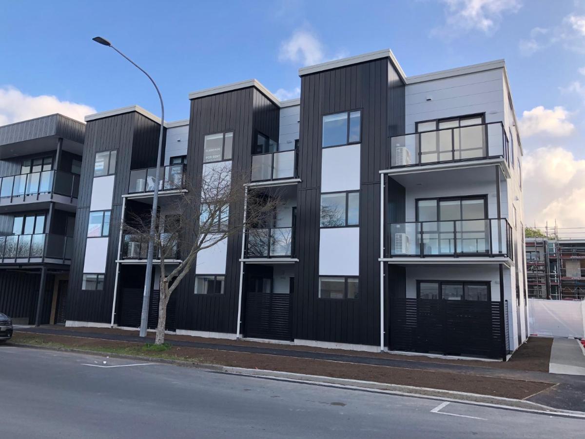 Central Stadium Apartments Hamilton Bagian luar foto