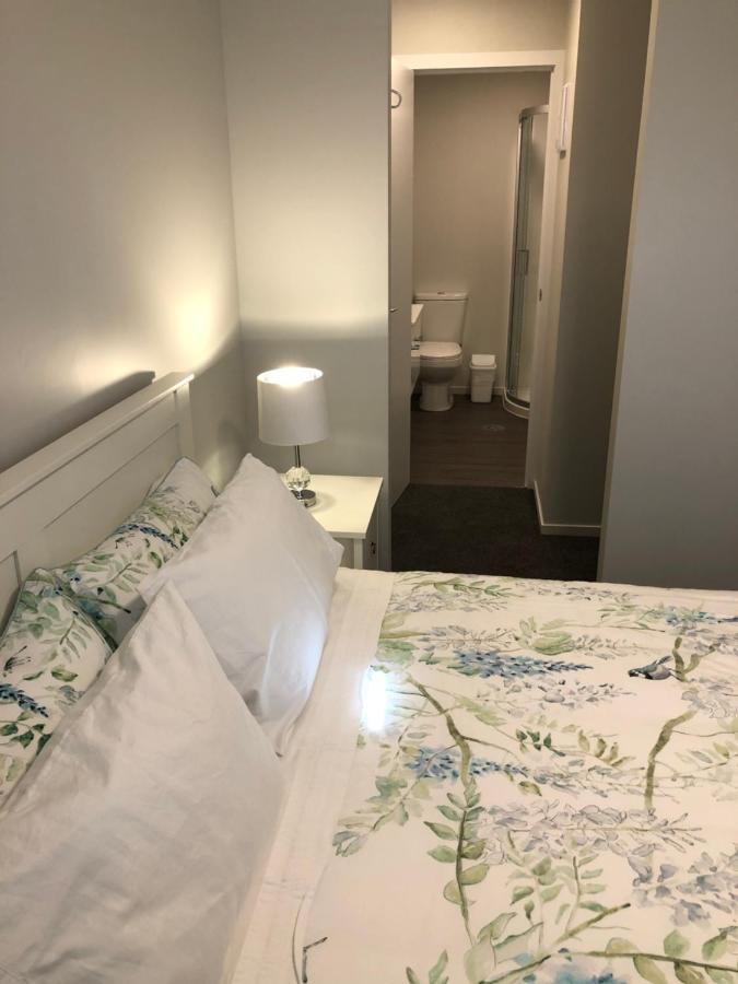 Central Stadium Apartments Hamilton Bagian luar foto